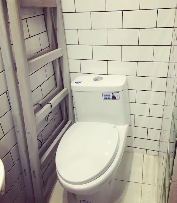 Axis Hutong Apartemen
