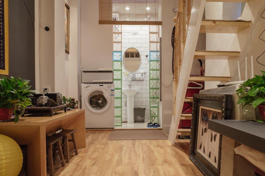 Axis Hutong Apartemen